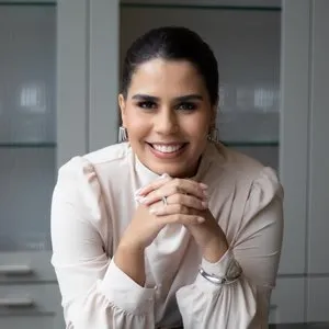 Dra. Renata Sampaio